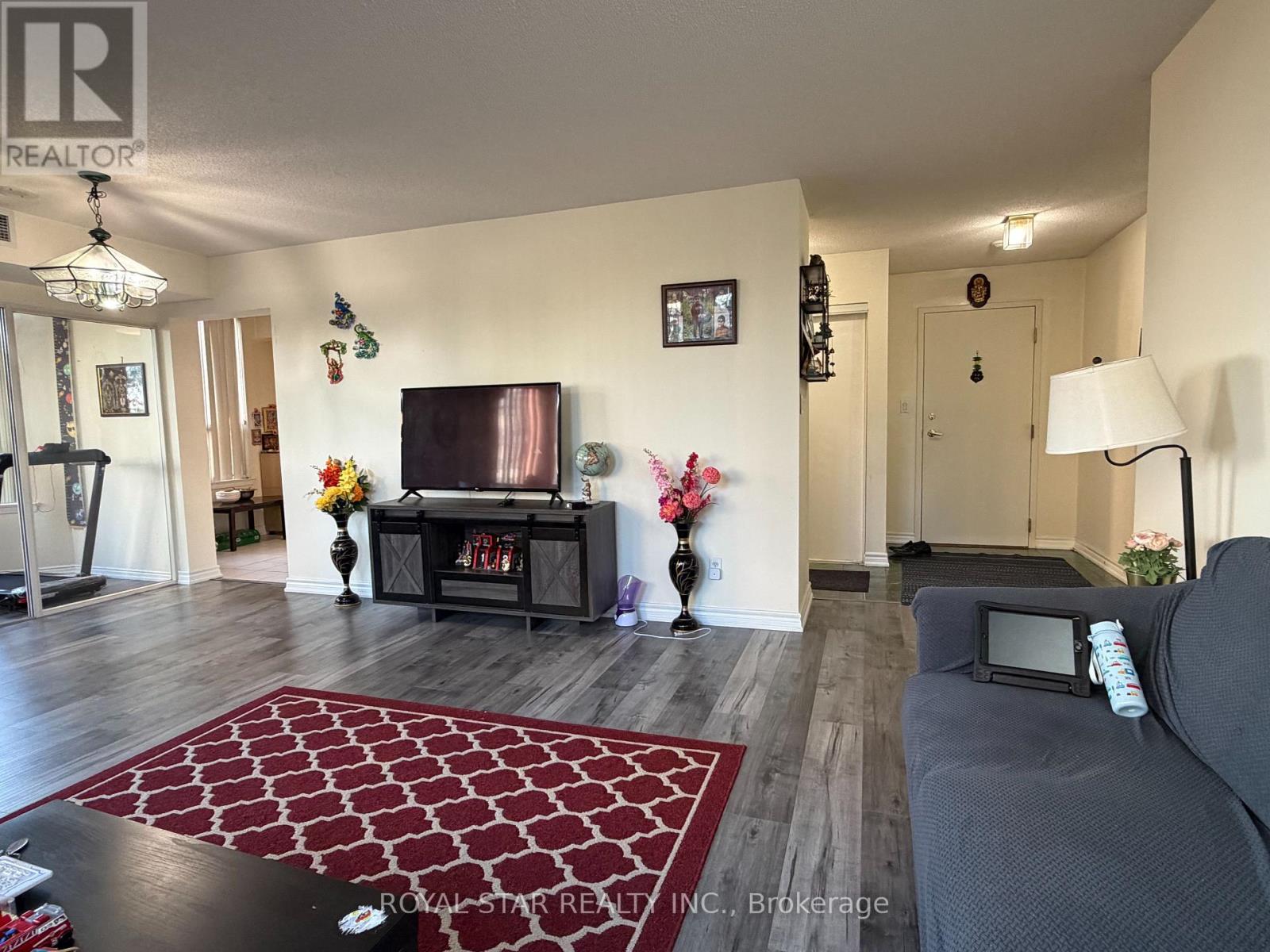 303 - 135 Hillcrest Avenue, Mississauga, Ontario  L5B 4B1 - Photo 11 - W13108568