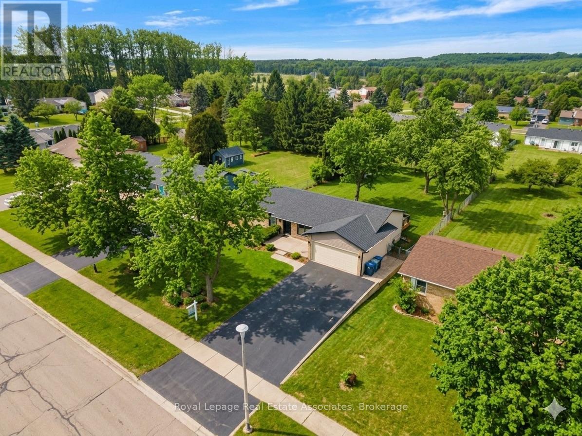 44 Mcclellan Road, Caledon, Ontario  L7K 0C8 - Photo 2 - W12897612