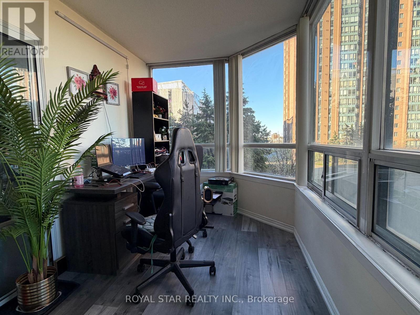 303 - 135 Hillcrest Avenue, Mississauga, Ontario  L5B 4B1 - Photo 16 - W13108568