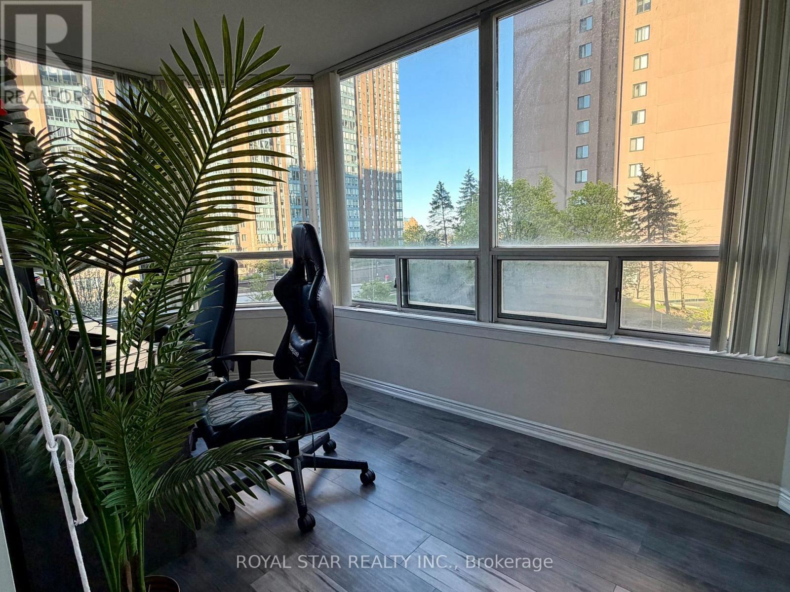 303 - 135 Hillcrest Avenue, Mississauga, Ontario  L5B 4B1 - Photo 12 - W13108568