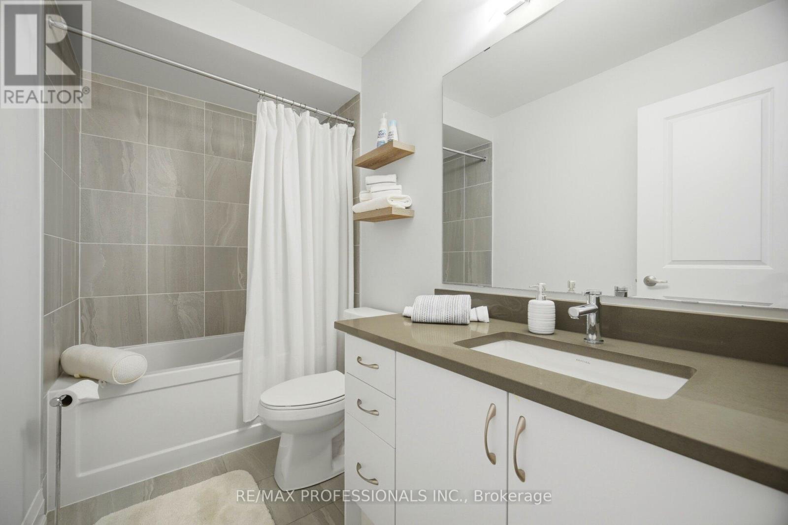 40 Bluestone Crescent, Brampton, Ontario  L6R 4B8 - Photo 33 - W13110480
