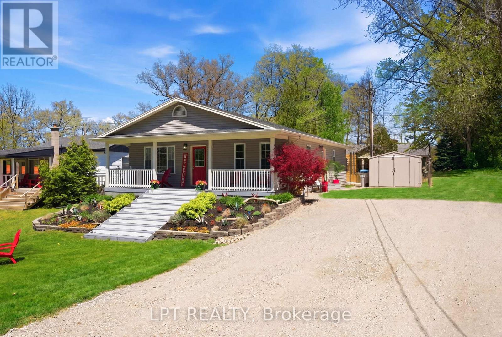 7652 Riverside Drive, Lambton Shores, Ontario  N0M 2L0 - Photo 2 - X12857372