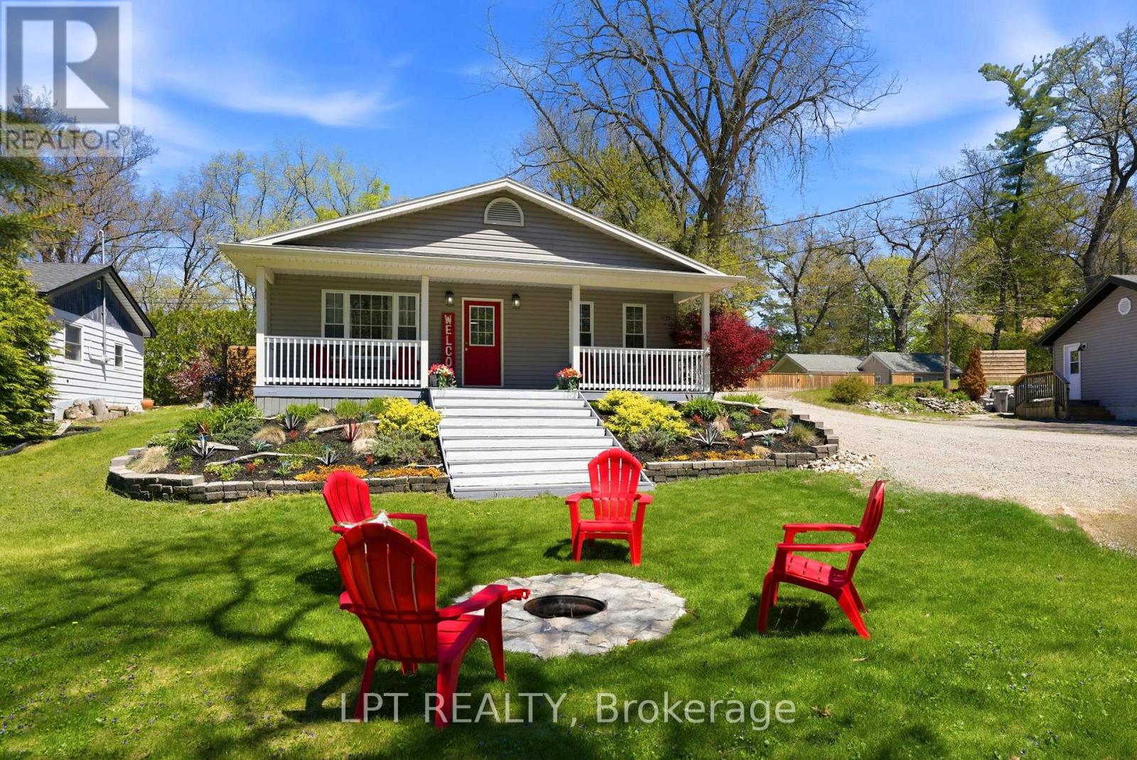 7652 Riverside Drive, Lambton Shores, Ontario  N0M 2L0 - Photo 5 - X12857372