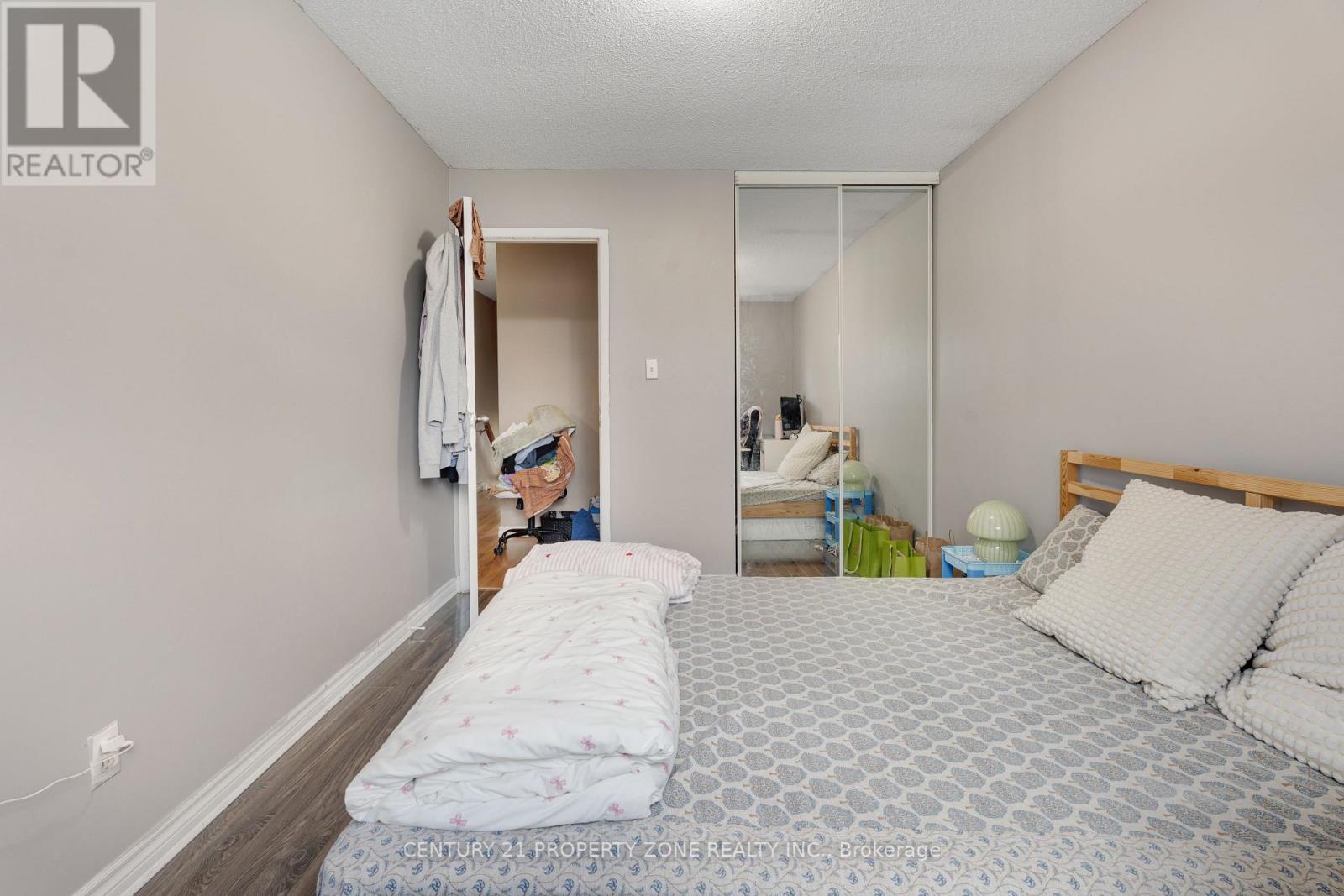 32 Lady Stewart Boulevard, Brampton, Ontario  L6S 3Y3 - Photo 6 - W13115368