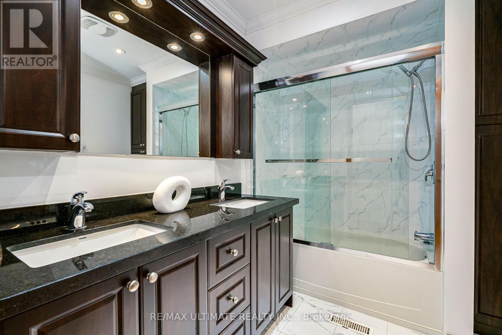 196 Meadows Boulevard, Mississauga, Ontario  L4Z 1J9 - Photo 15 - W13115390