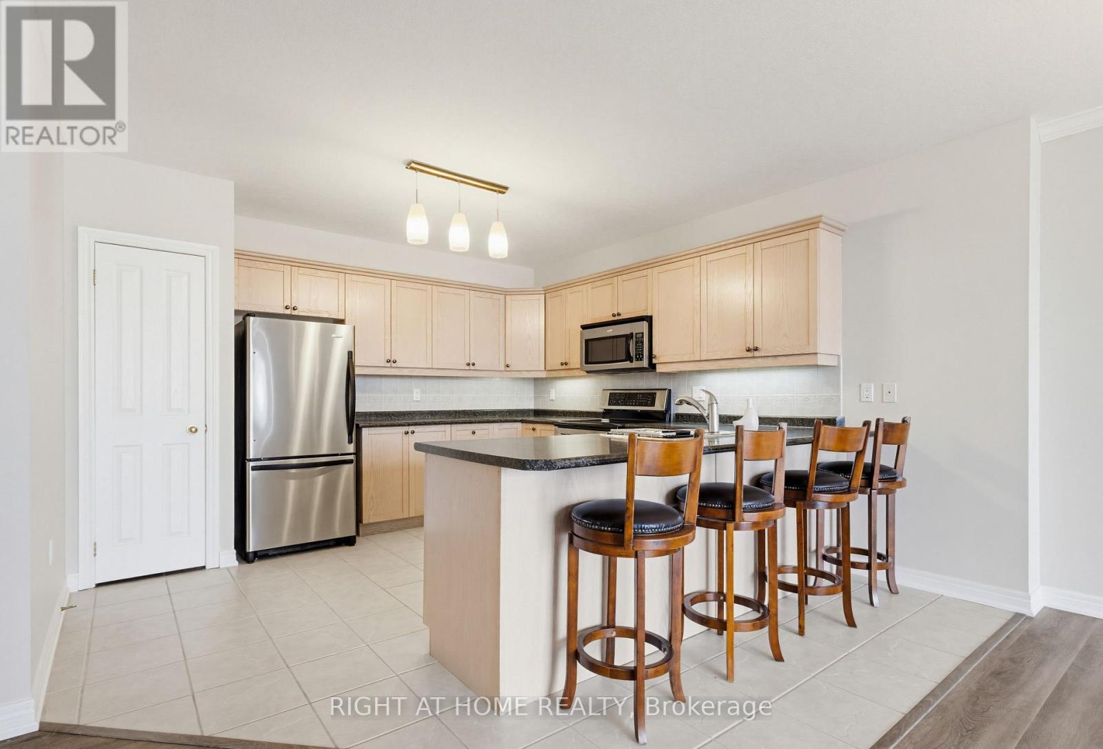 709 - 1998 Ironstone Drive, Burlington, Ontario  L7L 7P7 - Photo 11 - W13115412