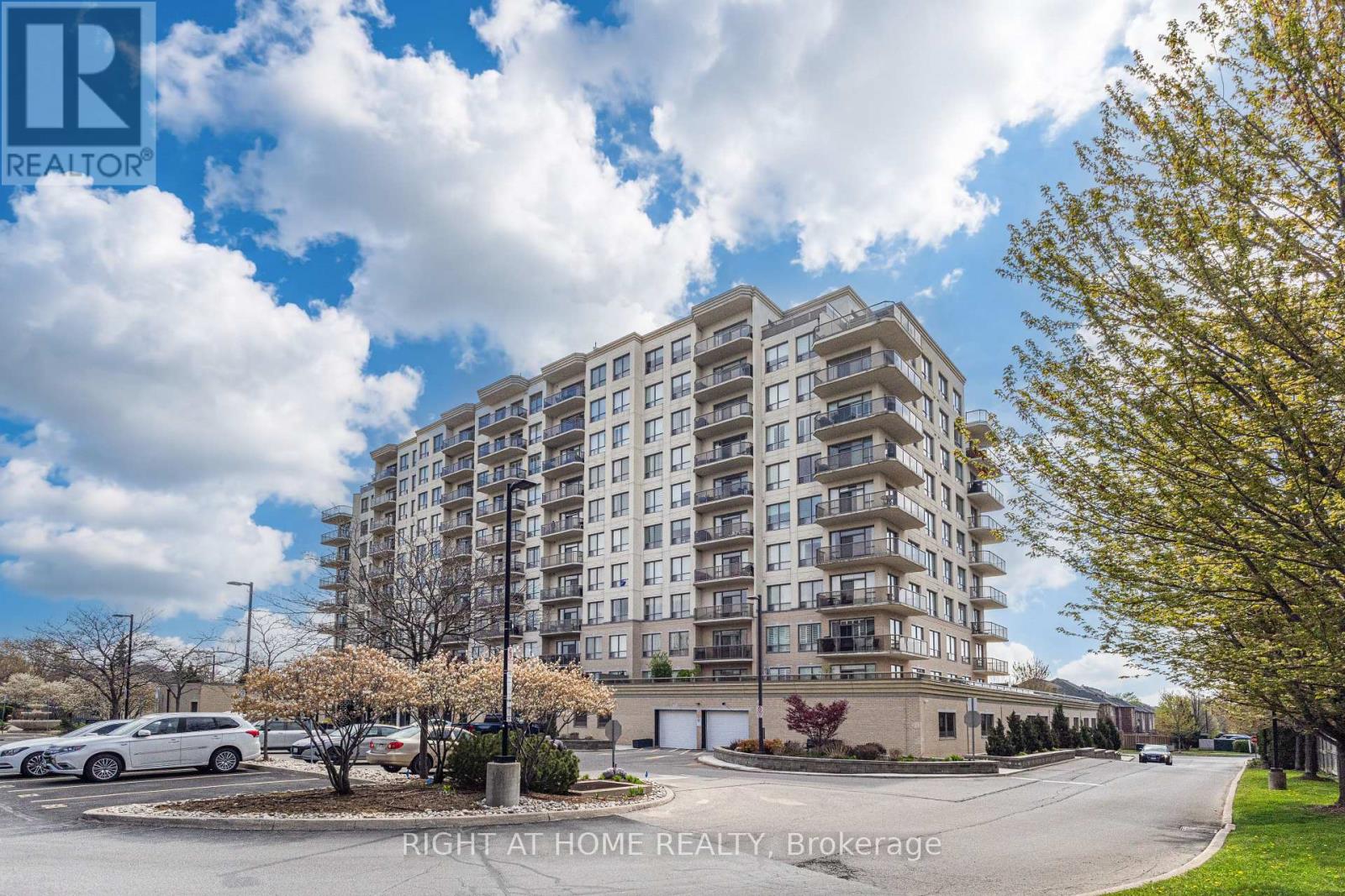 709 - 1998 Ironstone Drive, Burlington, Ontario  L7L 7P7 - Photo 2 - W13115412