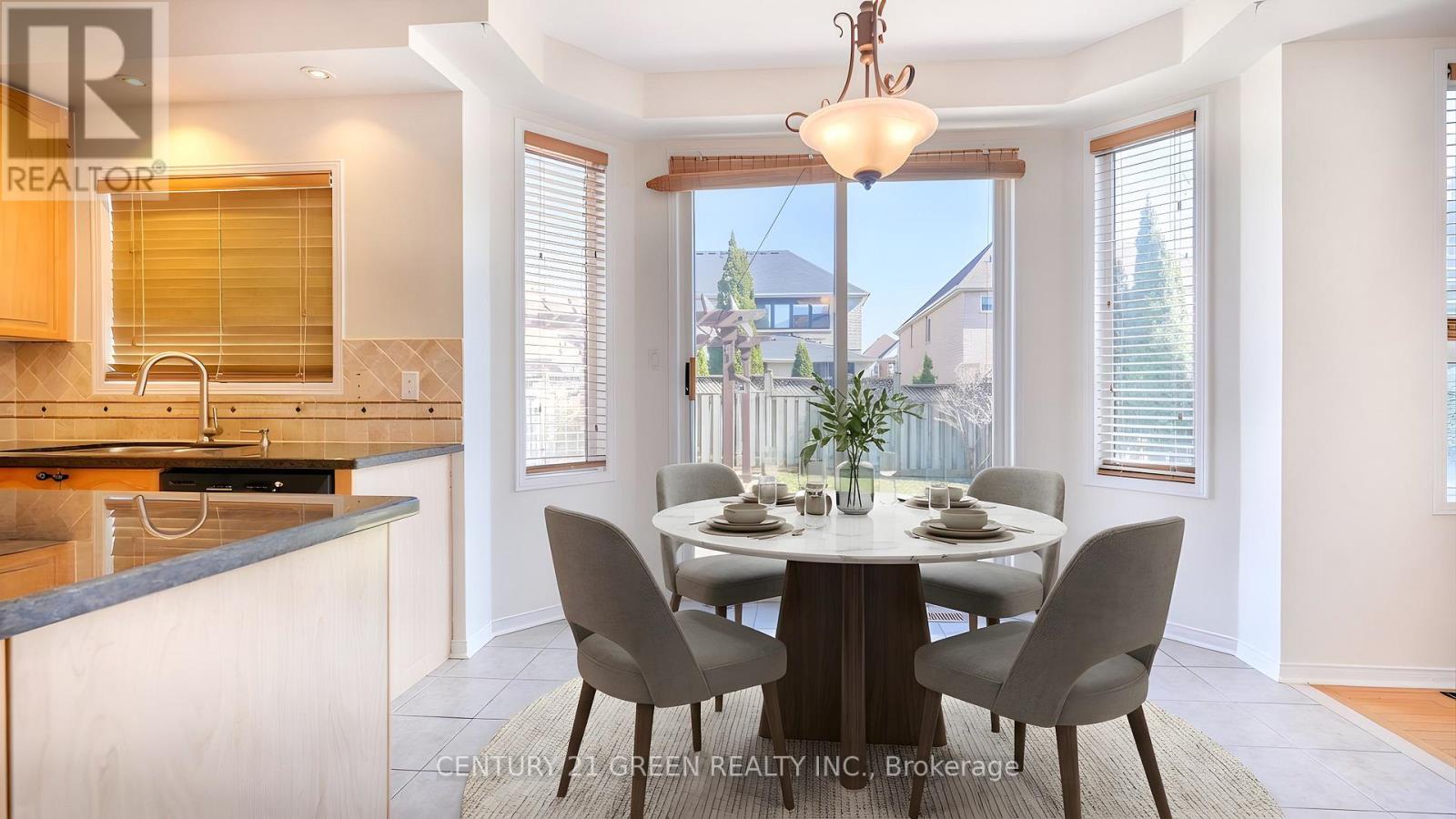 3143 Caulfield Crescent, Mississauga, Ontario  L5M 6J8 - Photo 7 - W13115444