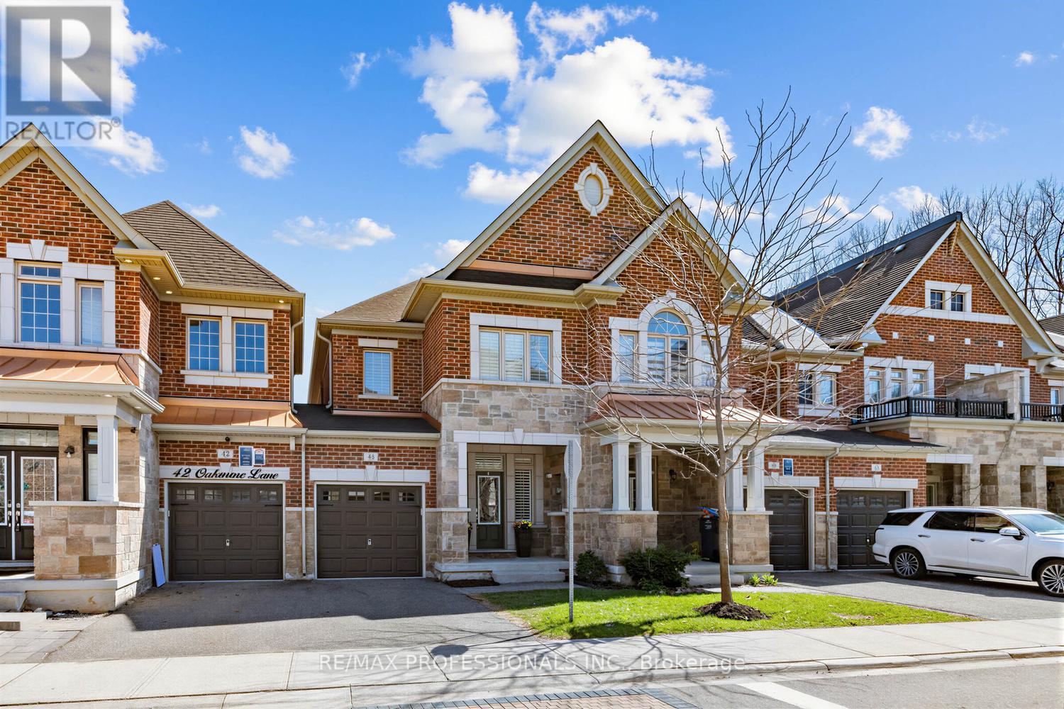 44 OAKMORE LANE, Brampton, Ontario