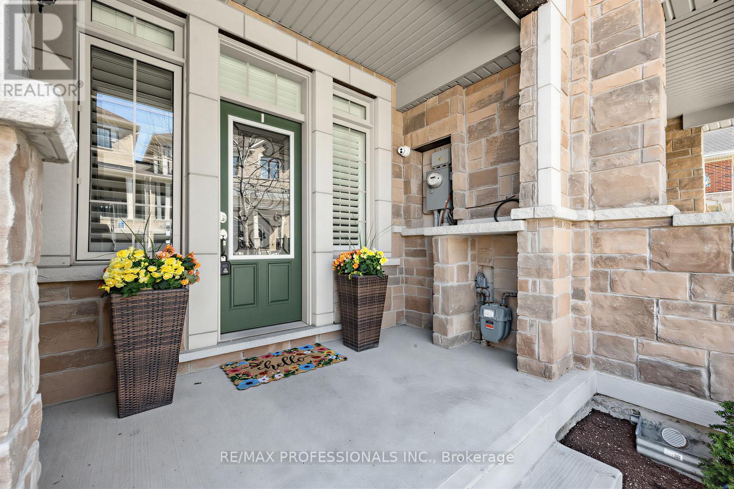44 Oakmore Lane, Brampton, Ontario  L6Y 6H5 - Photo 3 - W13115468