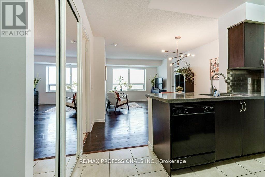 930 - 60 Heintzman Street, Toronto, Ontario  M6P 5A1 - Photo 10 - W13115540