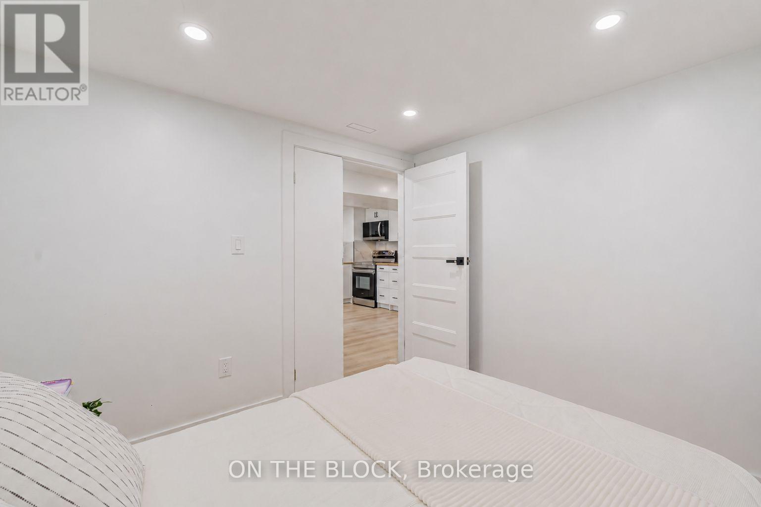 #lower - 34 Henley Crescent, Toronto, Ontario  M9W 2W9 - Photo 10 - W13115558