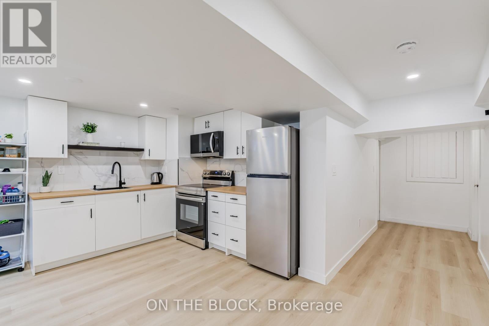 #lower - 34 Henley Crescent, Toronto, Ontario  M9W 2W9 - Photo 11 - W13115558