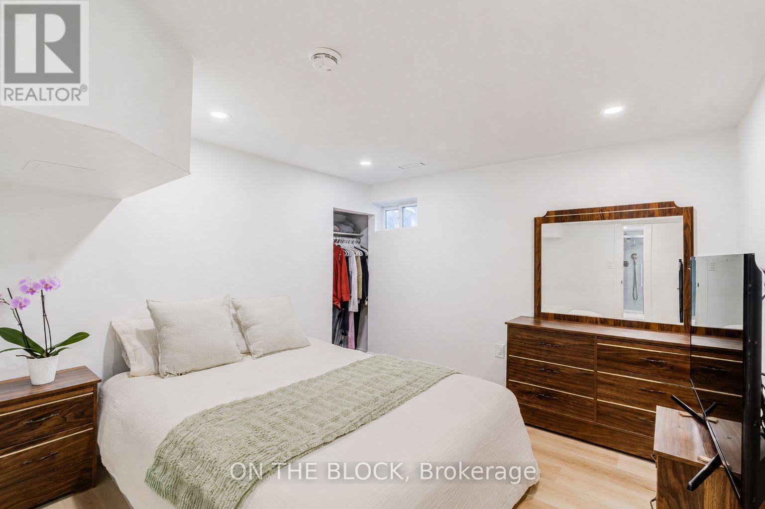#lower - 34 Henley Crescent, Toronto, Ontario  M9W 2W9 - Photo 13 - W13115558