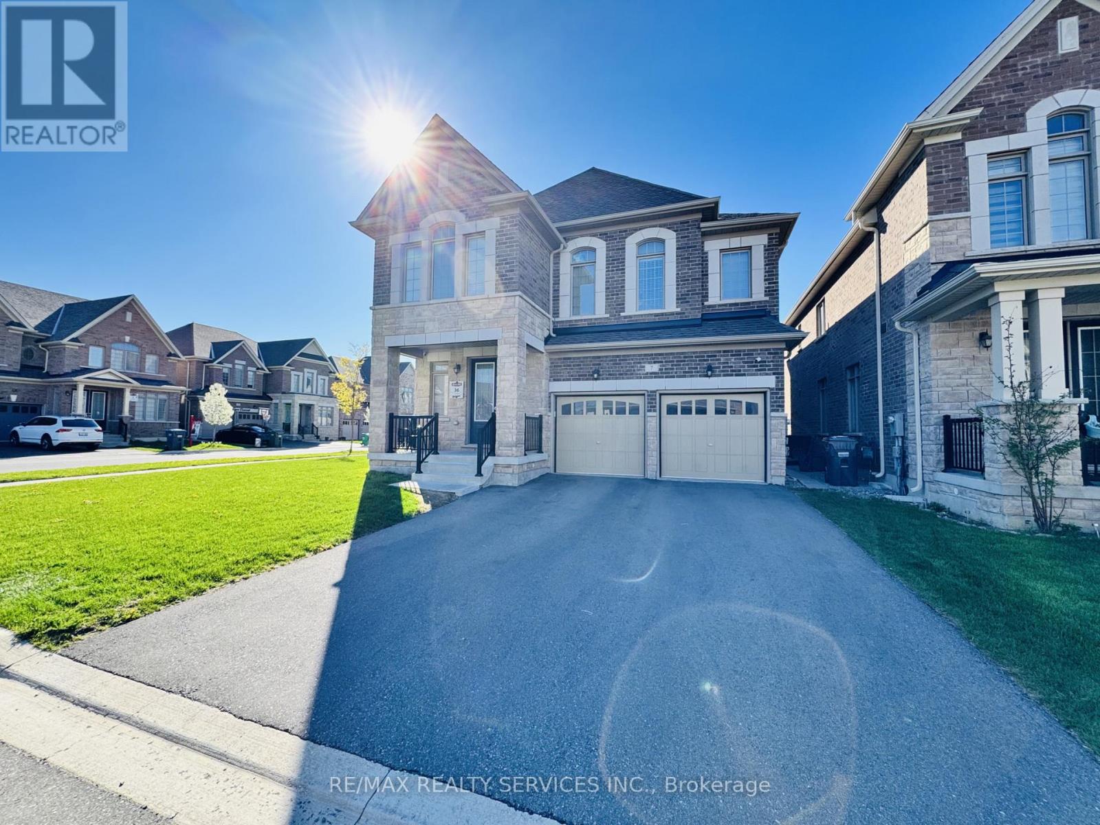 7 Zeus Gate, Brampton, Ontario  L6R 4C1 - Photo 2 - W13115562