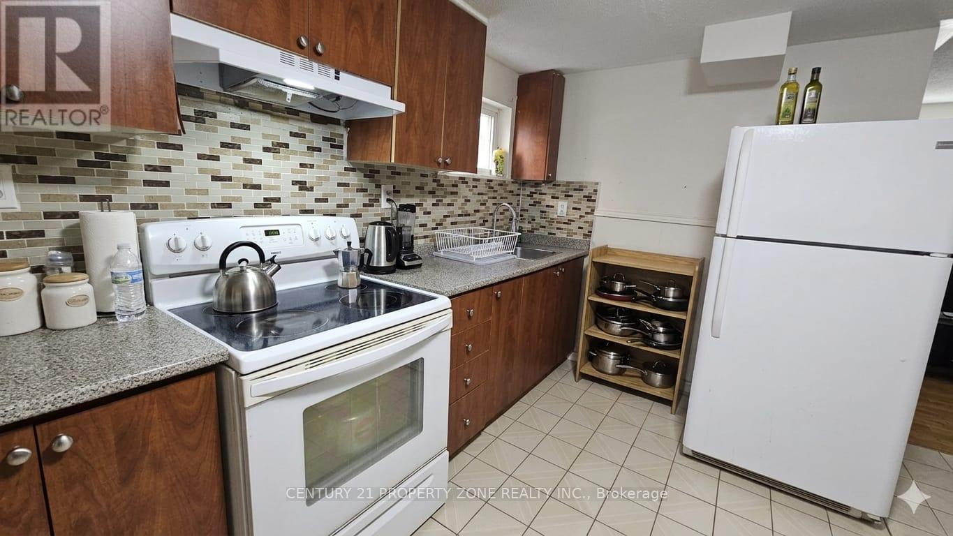 32 Petunias Road, Brampton, Ontario  L6V 3G8 - Photo 2 - W13115620