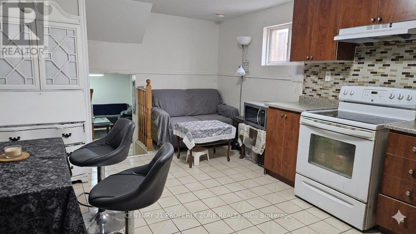32 Petunias Road, Brampton, Ontario  L6V 3G8 - Photo 7 - W13115620