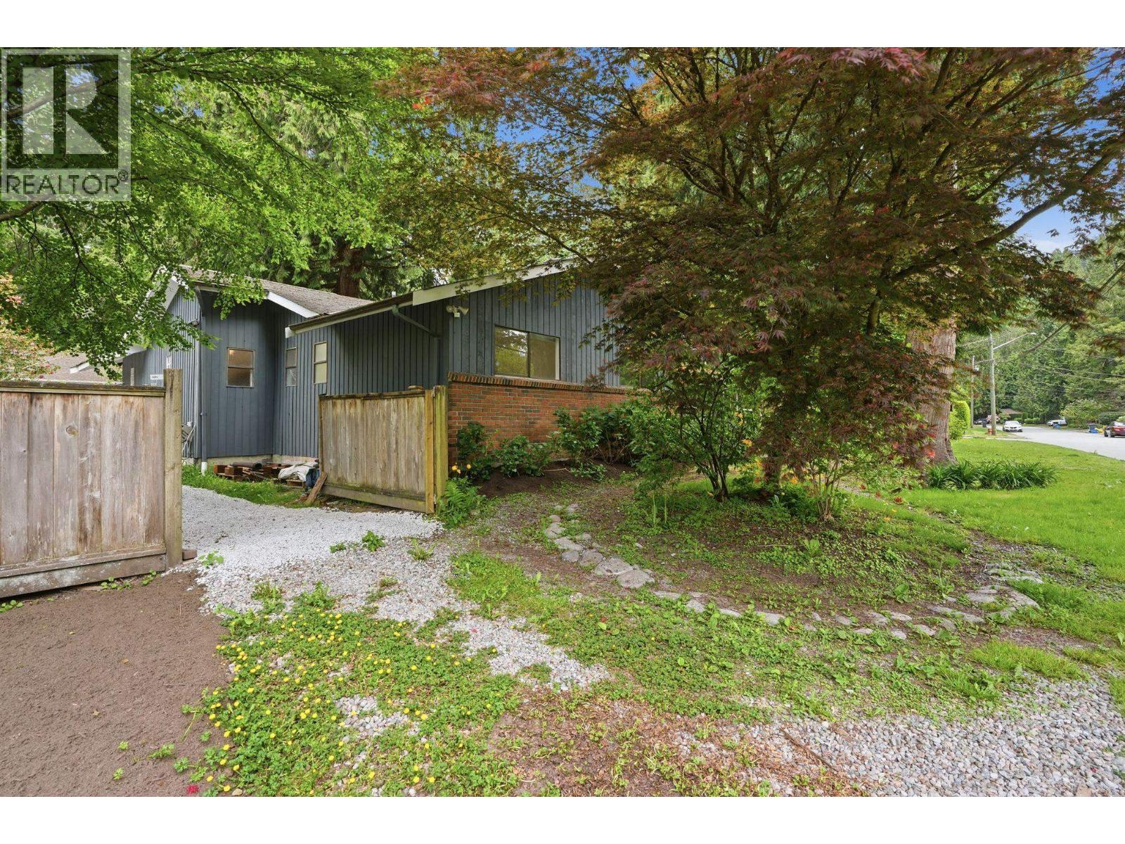 909 Seymour Boulevard, North Vancouver, British Columbia  V7J 2J7 - Photo 4 - R3122219