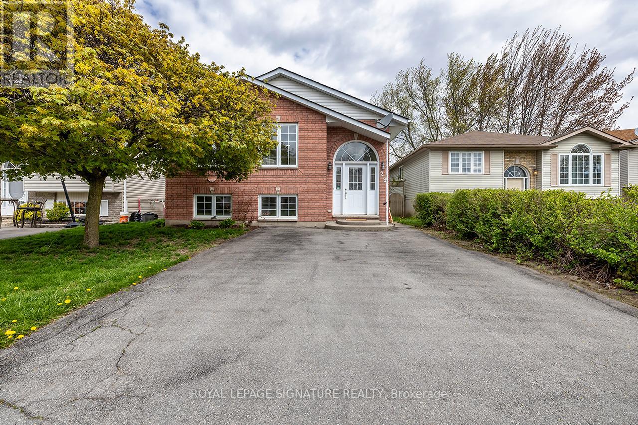 23 FARADAY GARDENS, Belleville, Ontario