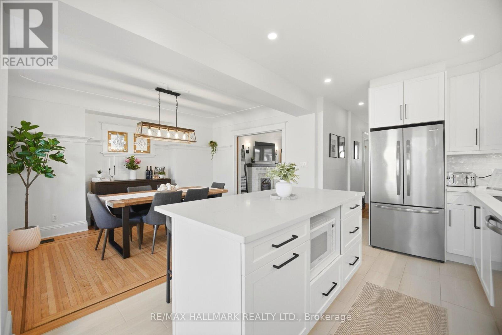 54 Province Street S, Hamilton, Ontario  L8K 2K8 - Photo 2 - X13115372