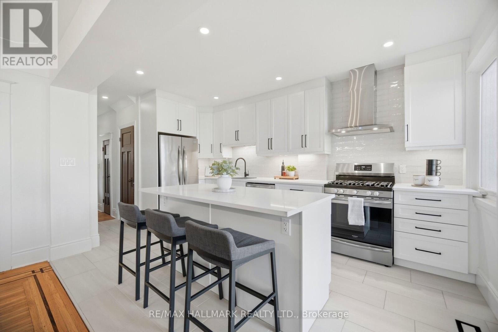 54 Province Street S, Hamilton, Ontario  L8K 2K8 - Photo 4 - X13115372
