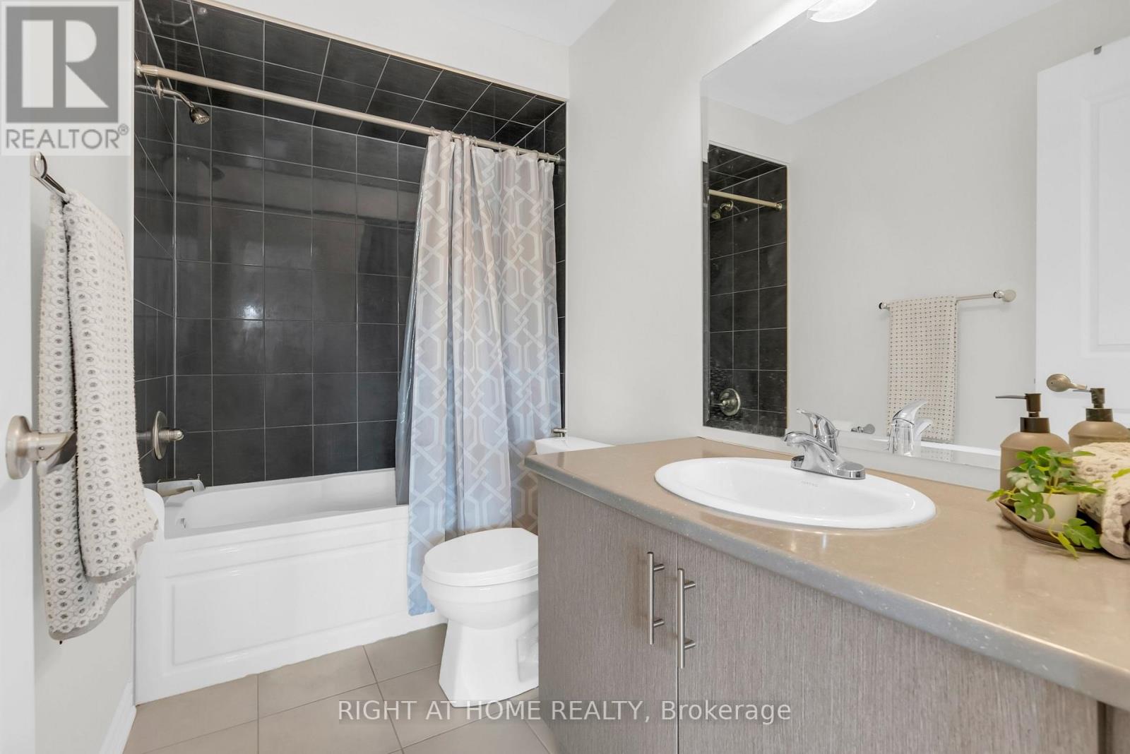 35 Talence Drive, Hamilton, Ontario  L8J 0L2 - Photo 35 - X13115484