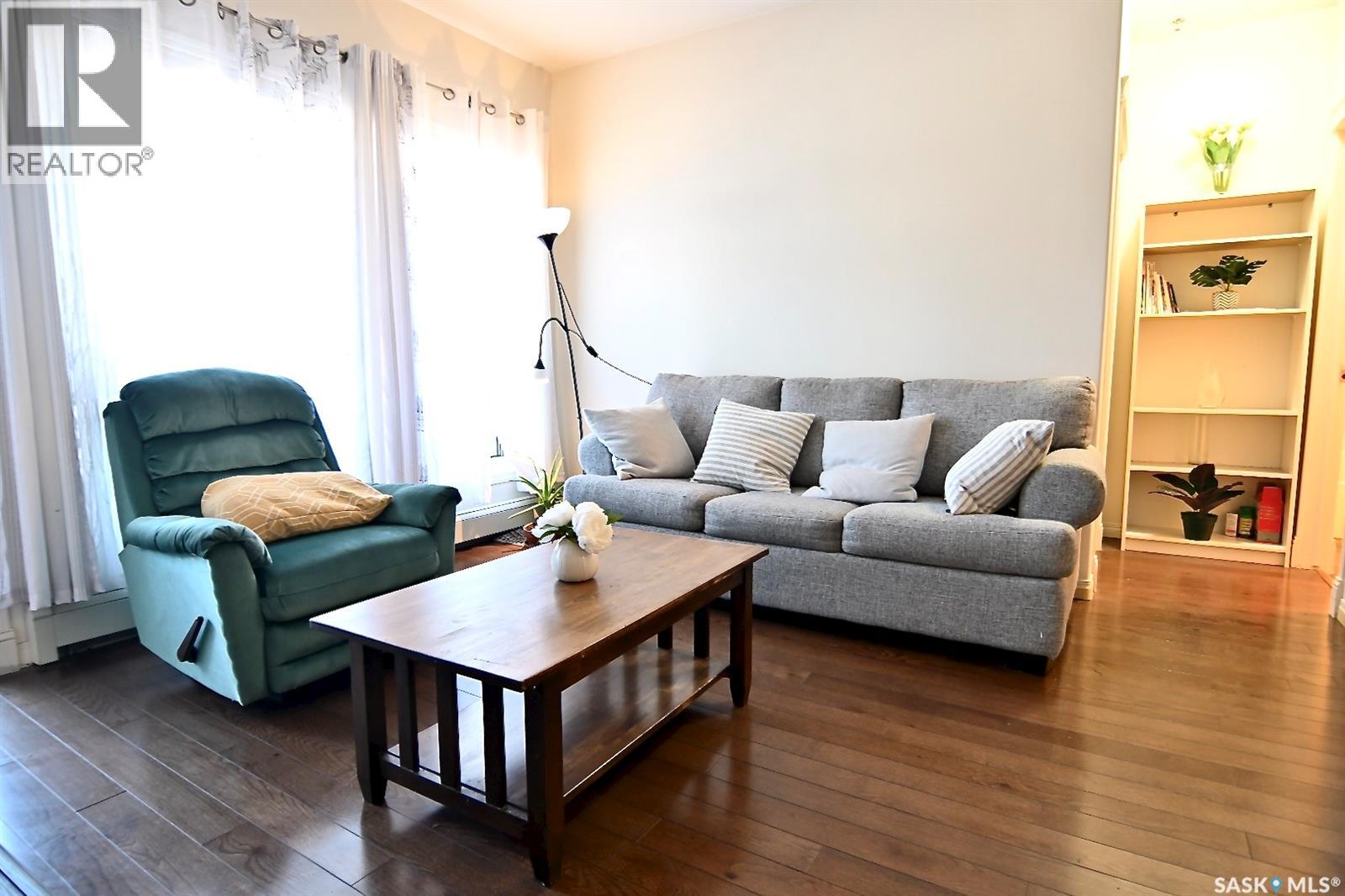106 110 Armistice Way, Saskatoon, Saskatchewan  S7J 5L8 - Photo 6 - SK035695
