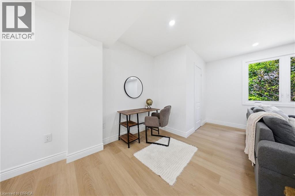 47 Walnut Street, Brantford, Ontario  N3T 1H1 - Photo 8 - 40829297