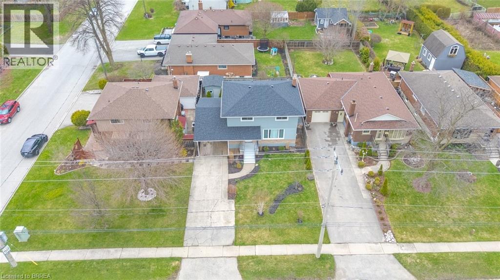 22 Paris Road, Brantford, Ontario  N3R 1H7 - Photo 3 - 40828930