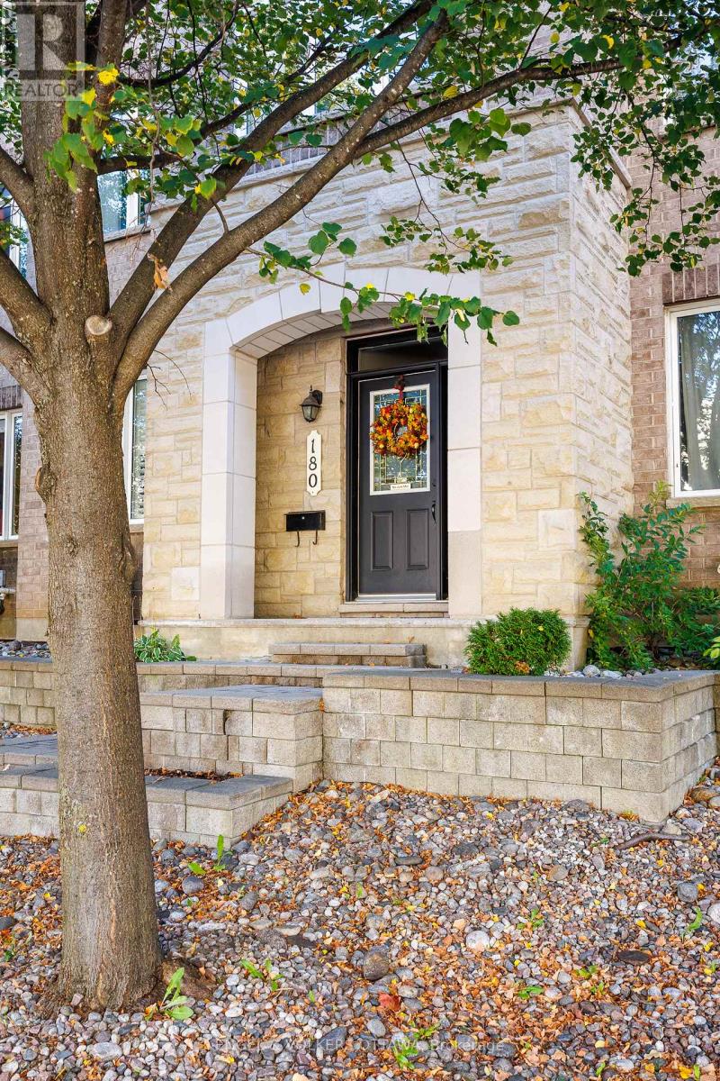 180 Lanark Avenue, Ottawa, Ontario K1Z 1E5 - Photo 2 - X13115742