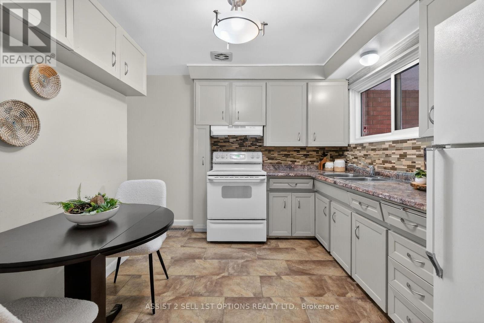 874 Riddell Avenue N, Ottawa, Ontario K2A 2V9 - Photo 11 - X13115758