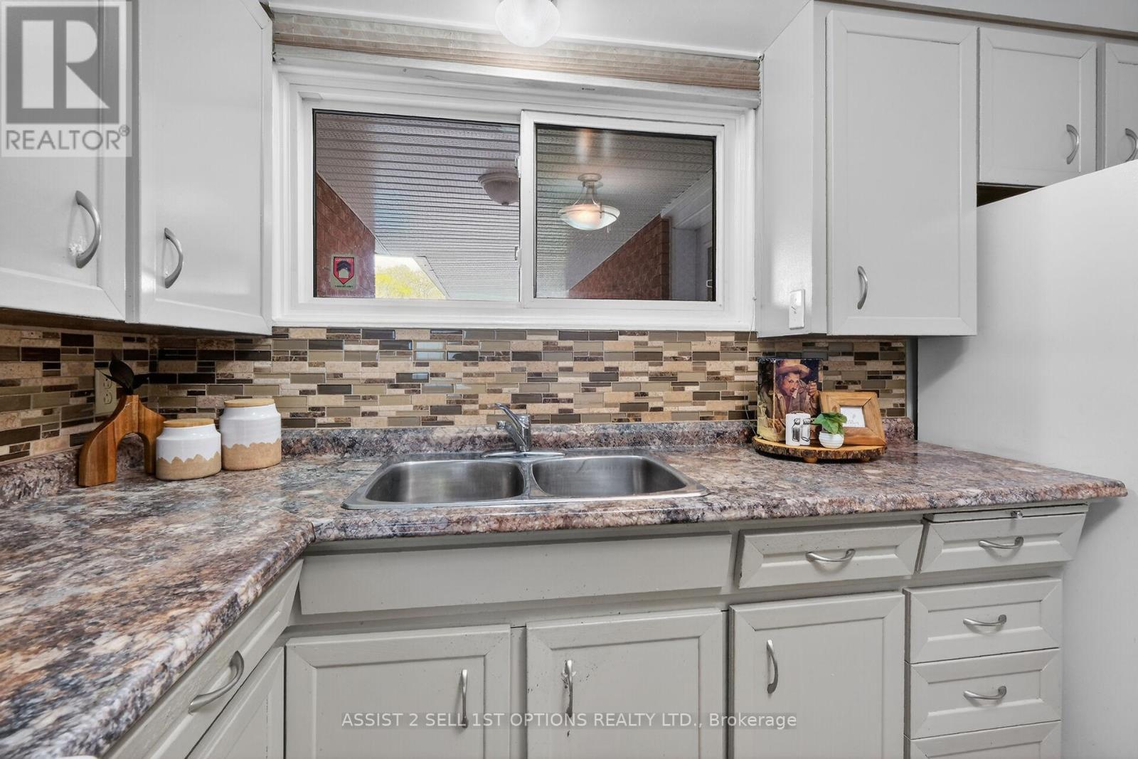 874 Riddell Avenue N, Ottawa, Ontario K2A 2V9 - Photo 12 - X13115758