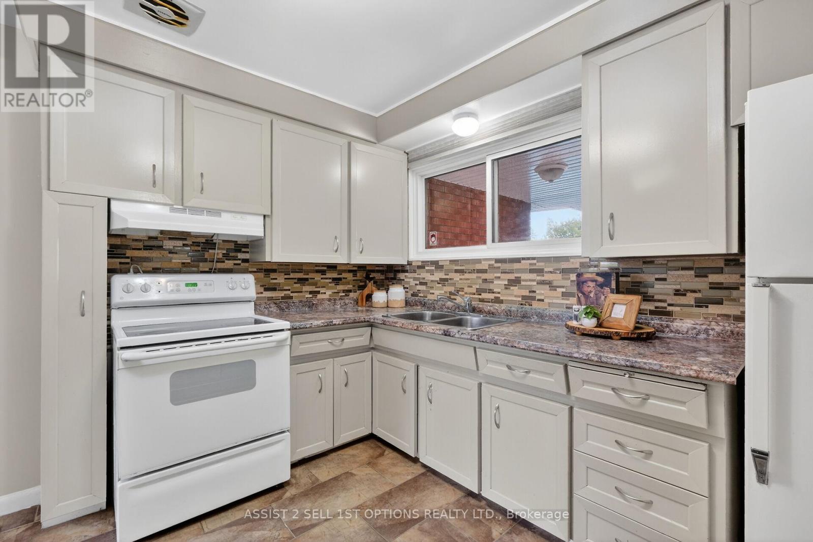874 Riddell Avenue N, Ottawa, Ontario K2A 2V9 - Photo 13 - X13115758