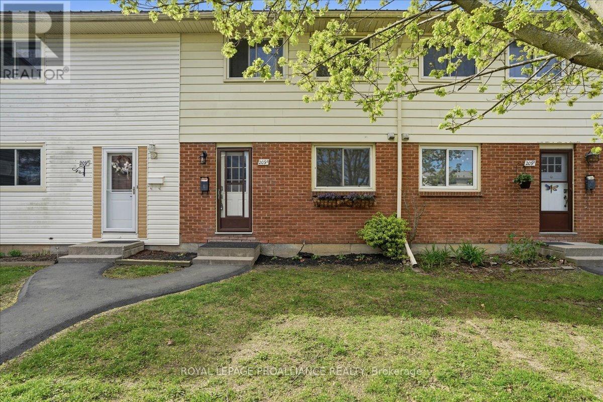 G - 209 North Park Street, Belleville, Ontario  K8P 4T9 - Photo 1 - X12886520