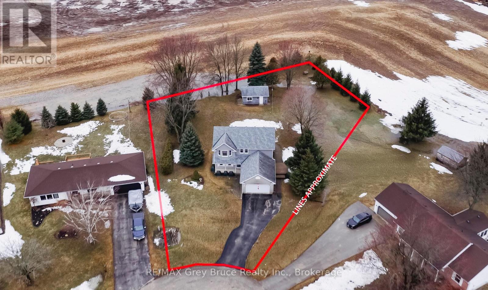 112 Mary Avenue, Georgian Bluffs, Ontario  N4K 5N5 - Photo 5 - X12885680