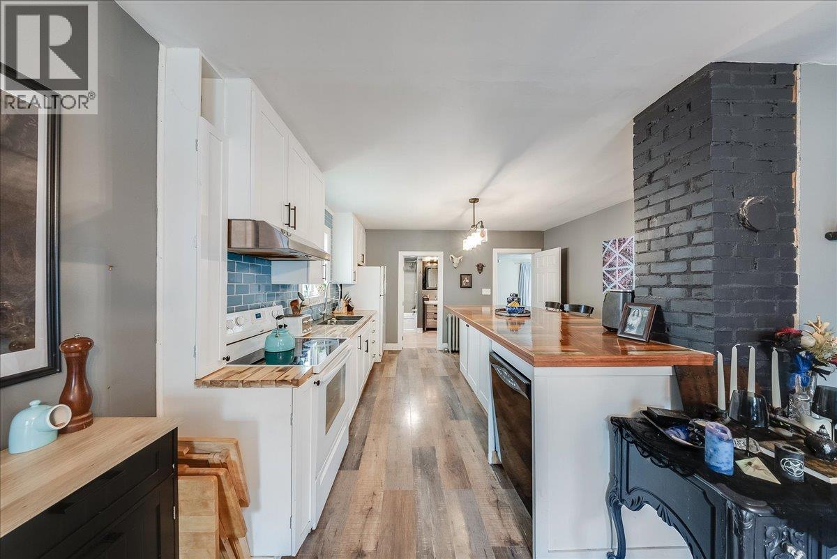 1430 Third Avenue, Trail, British Columbia  V1R 1P6 - Photo 13 - 10386881