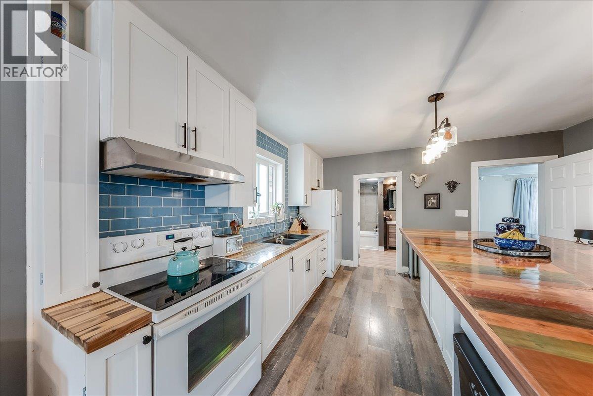 1430 Third Avenue, Trail, British Columbia  V1R 1P6 - Photo 14 - 10386881