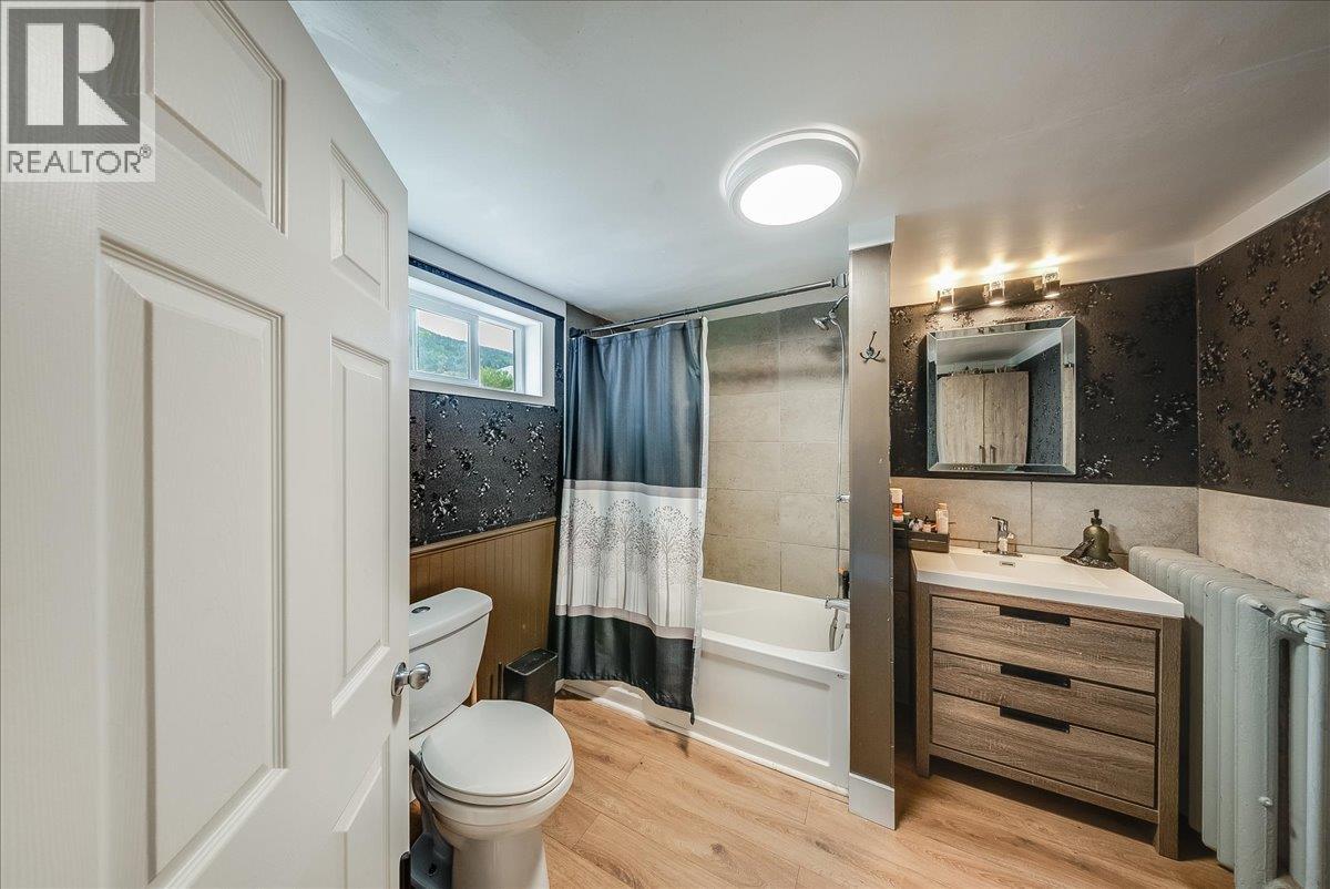 1430 Third Avenue, Trail, British Columbia  V1R 1P6 - Photo 28 - 10386881