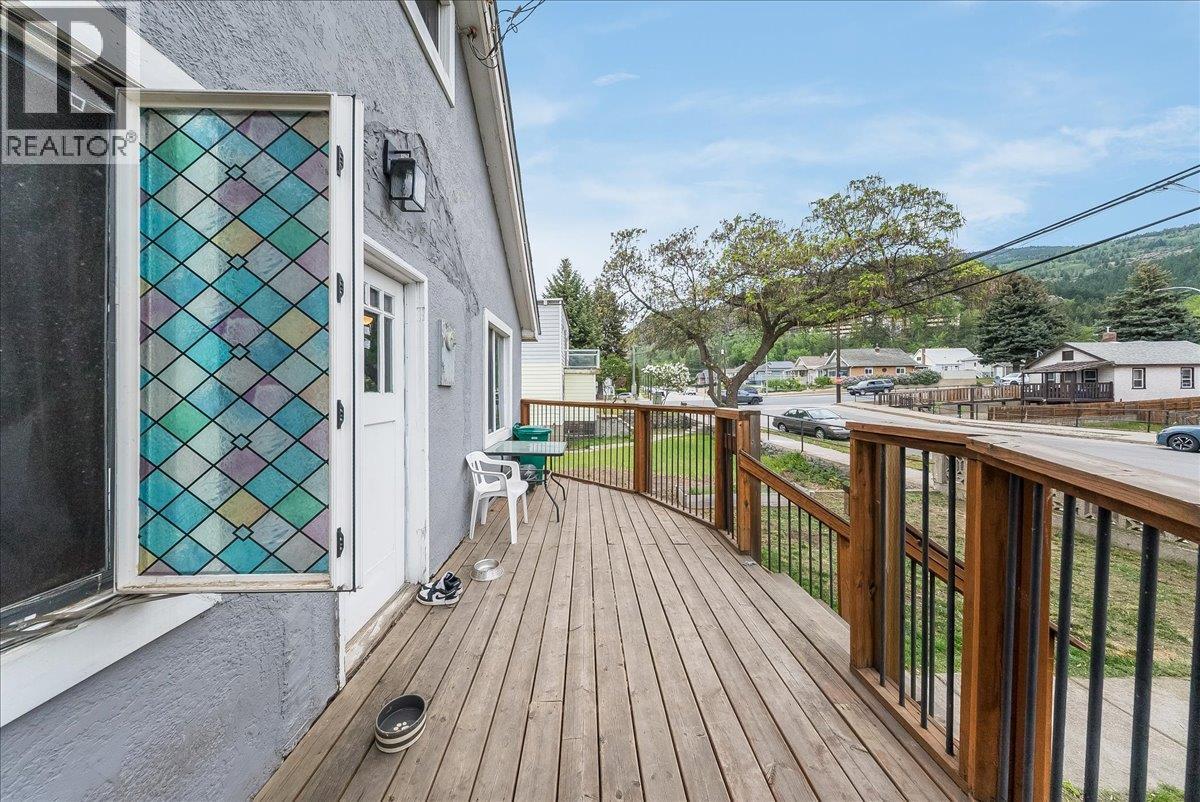 1430 Third Avenue, Trail, British Columbia  V1R 1P6 - Photo 6 - 10386881