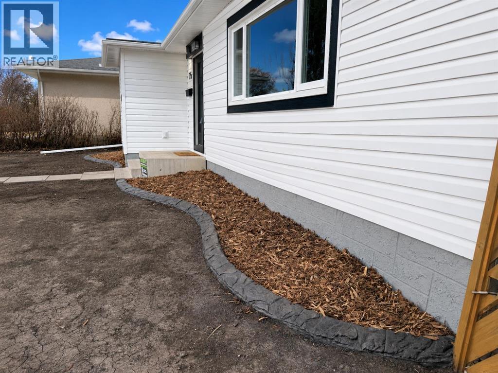 25 Osborne Street, Red Deer, Alberta  T4N 5C1 - Photo 5 - A2308733