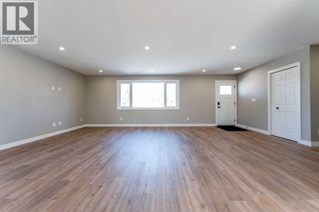 25 Osborne Street, Red Deer, Alberta  T4N 5C1 - Photo 3 - A2308733