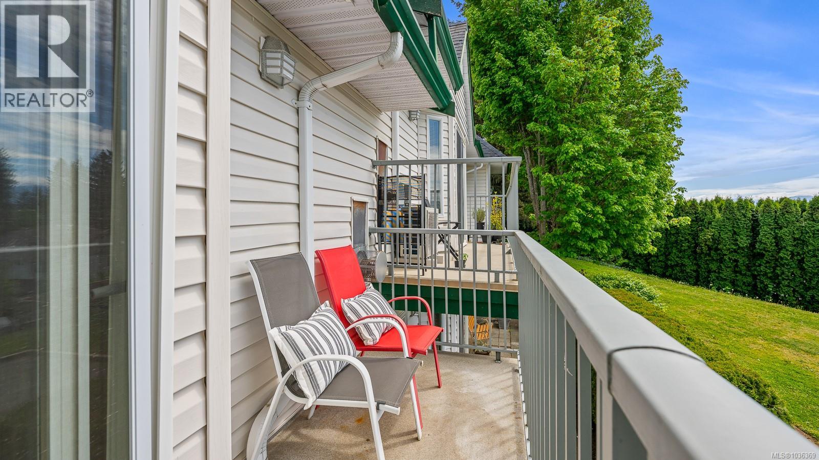 303 2767 Muir Rd, Courtenay, British Columbia  V9N 9A1 - Photo 2 - 1036369