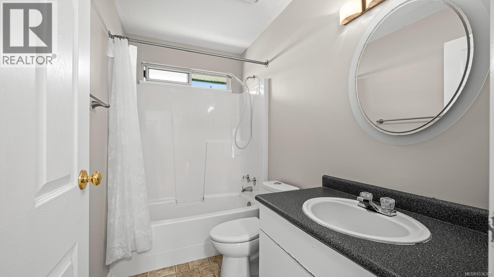 303 2767 Muir Rd, Courtenay, British Columbia  V9N 9A1 - Photo 11 - 1036369