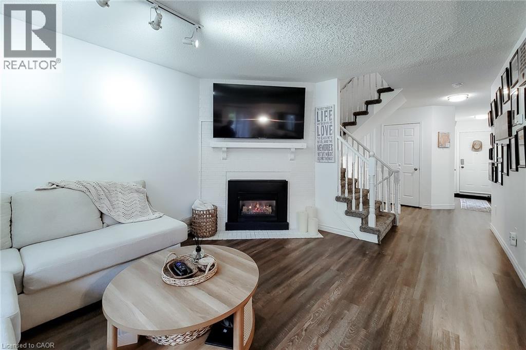 7 Davidson Boulevard Unit# 14, Dundas, Ontario  L9H 6Y7 - Photo 7 - 40828479