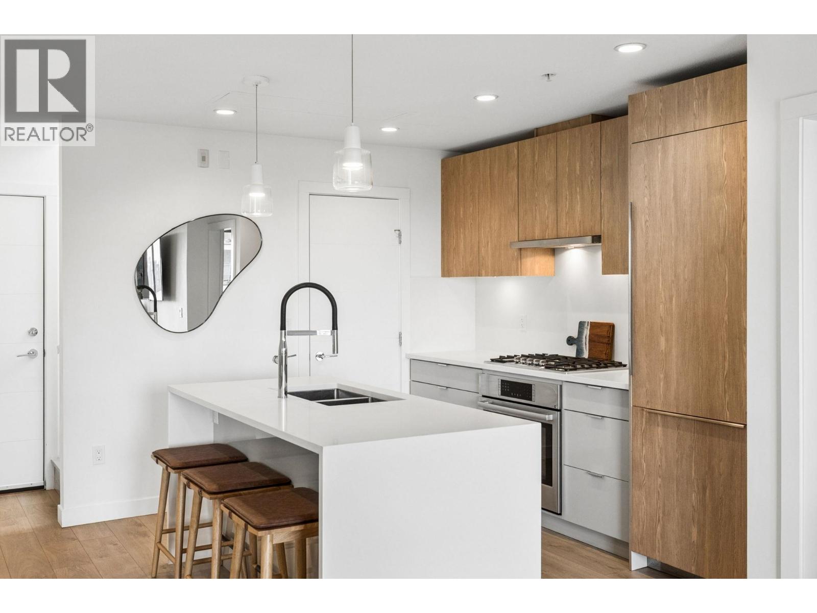 603 108 E 8th Street, North Vancouver, British Columbia  V7L 0H1 - Photo 5 - R3122477
