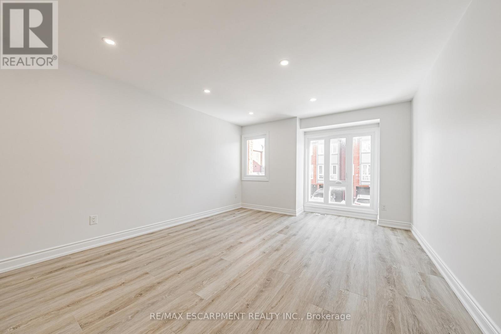 101 - 895 Maple Avenue, Burlington, Ontario L7S 2H7 - Photo 11 - W13061256