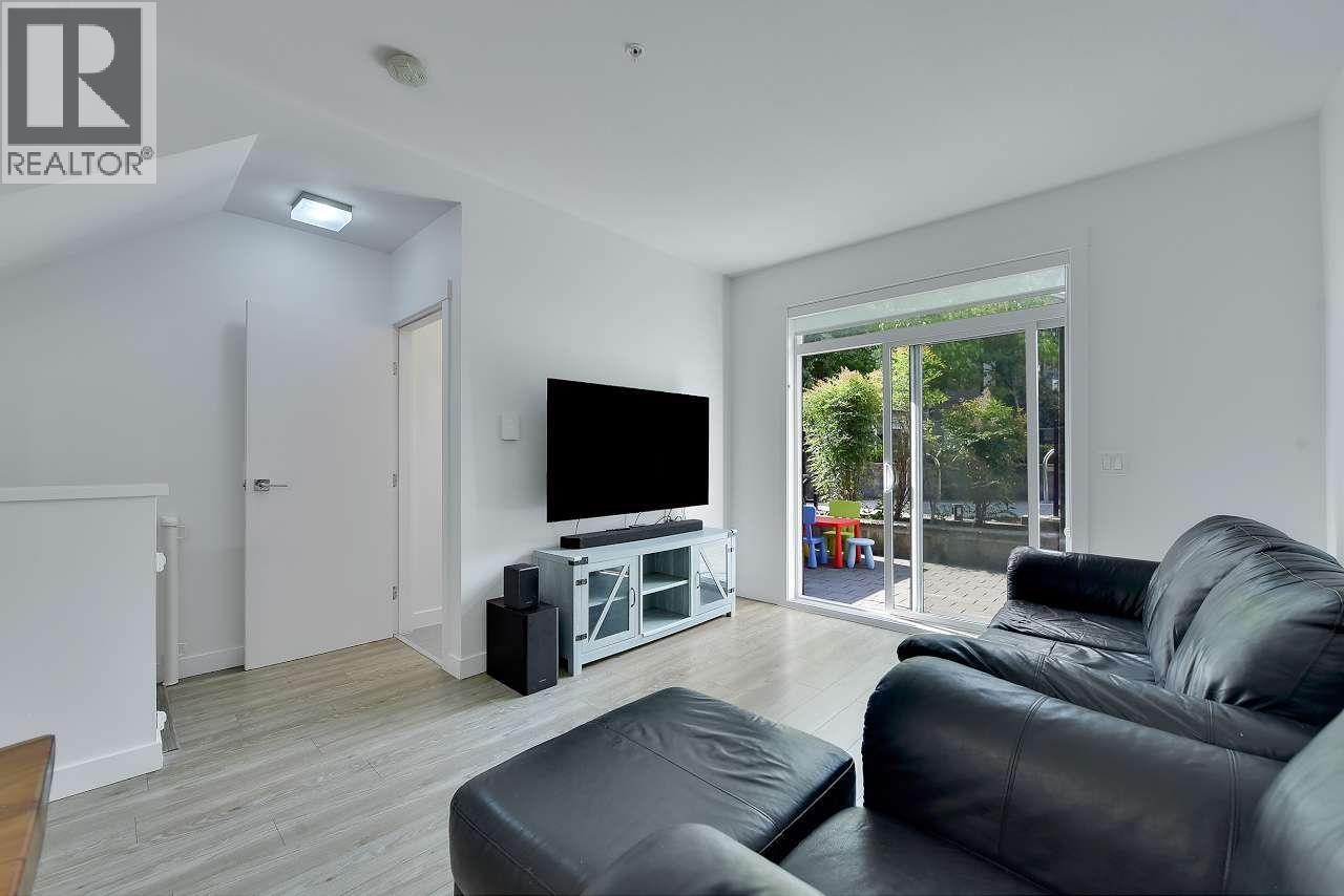 6 7039 Macpherson Avenue, Burnaby, British Columbia  V5J 4N4 - Photo 10 - R3122454