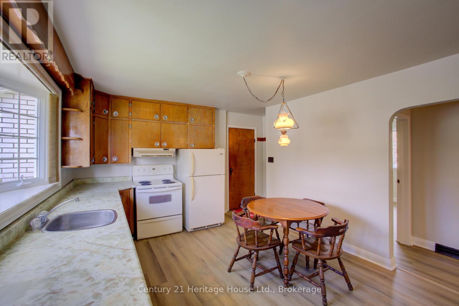 267 Albert Street S, West Grey, Ontario  N0G 1R0 - Photo 6 - X13115936