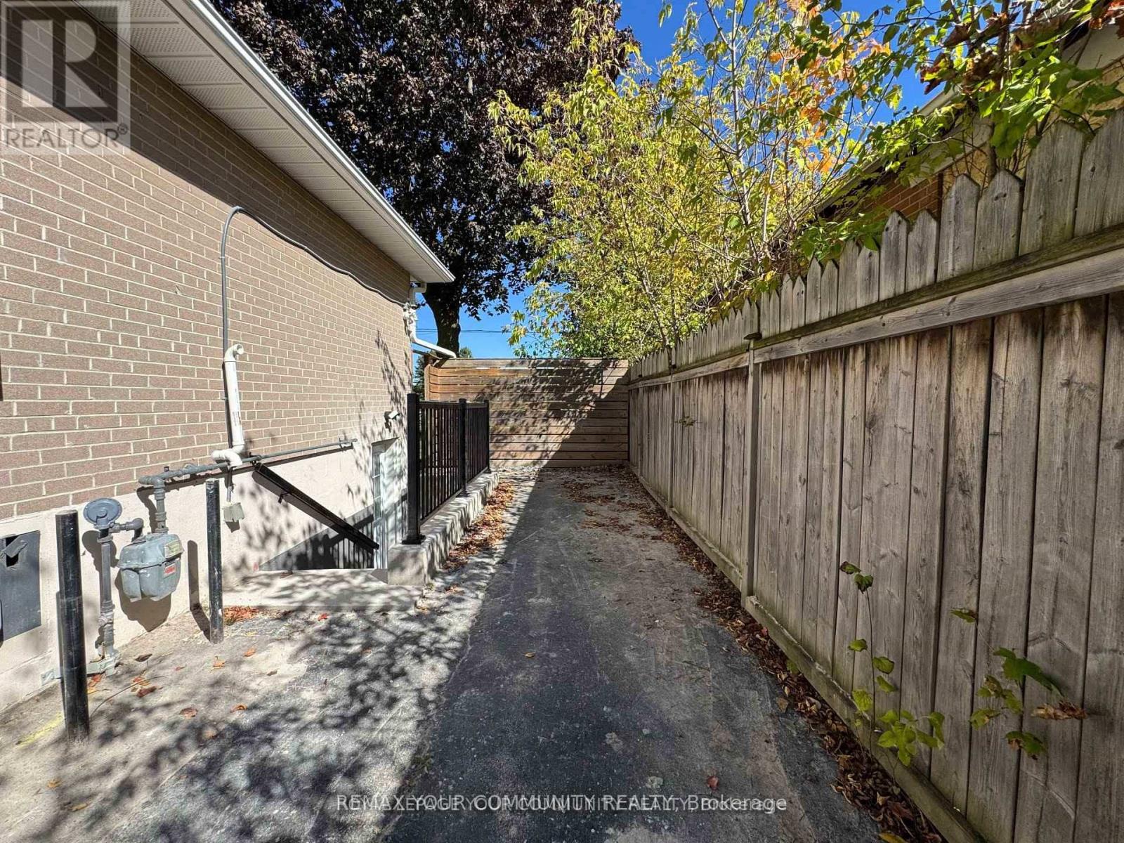 Lower 2 - 145 Harrison Drive, Newmarket, Ontario  L3Y 4P5 - Photo 16 - N12973130