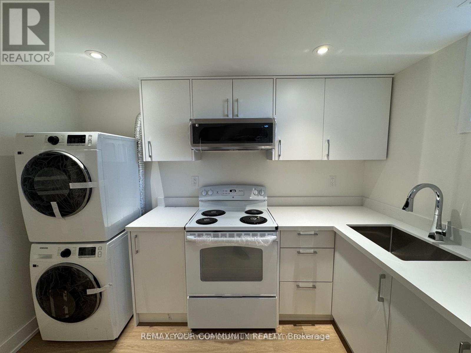 Lower 2 - 145 Harrison Drive, Newmarket, Ontario  L3Y 4P5 - Photo 12 - N12973130